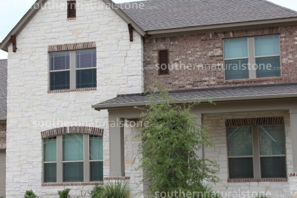 Blanco walls on a structure house