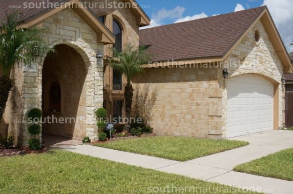 Grullo walls attach on a house